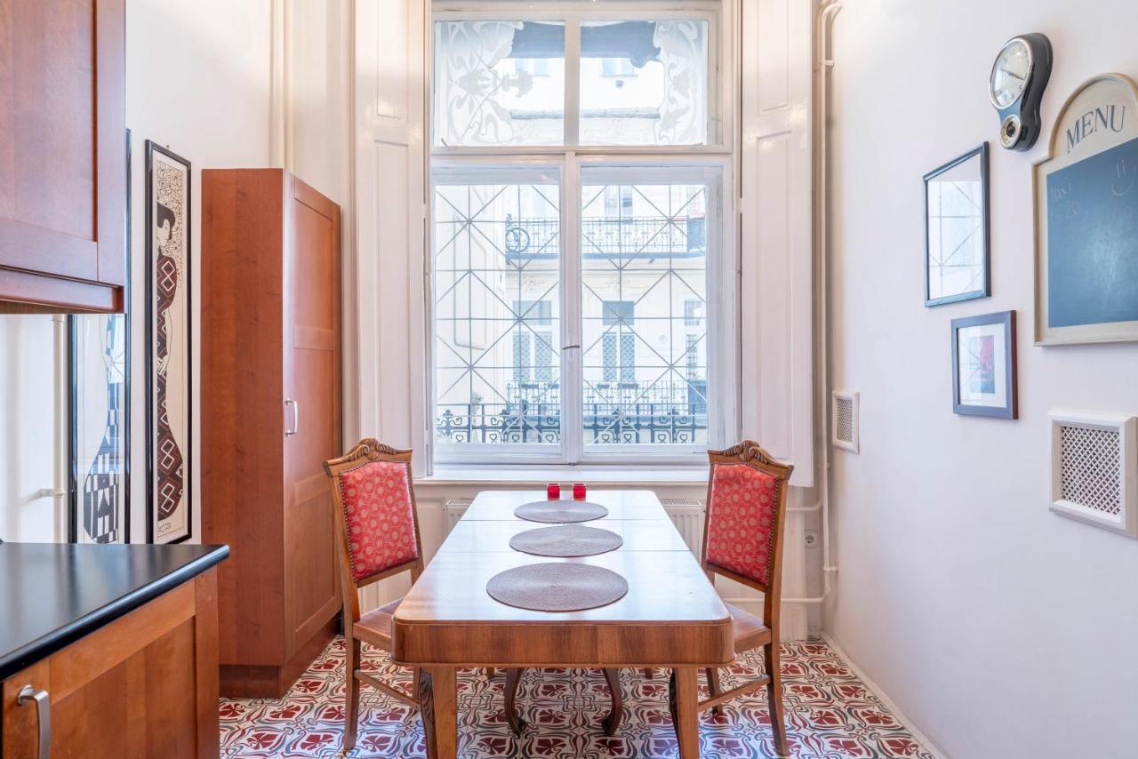Apartamento Stunning Spacious Art Nouveau Apart , Grand Piano Budapest Exterior foto